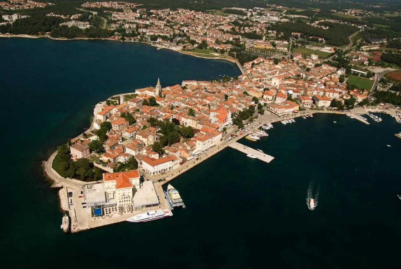 Studio Apartment In Porec With Terrace, Wifi